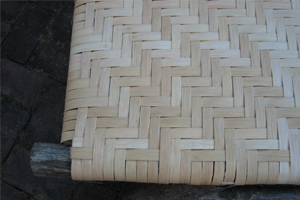 Splint in a Herringbone Pattern